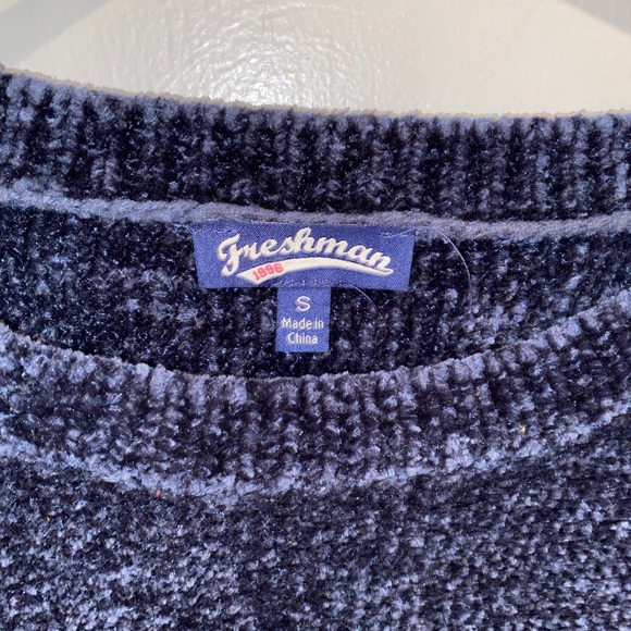 Sweater - Picture 2 of 3